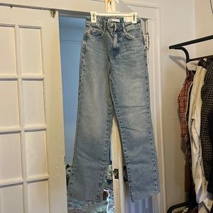 Brand new, never worn, Zara high rise straight jeans. Size 32/0